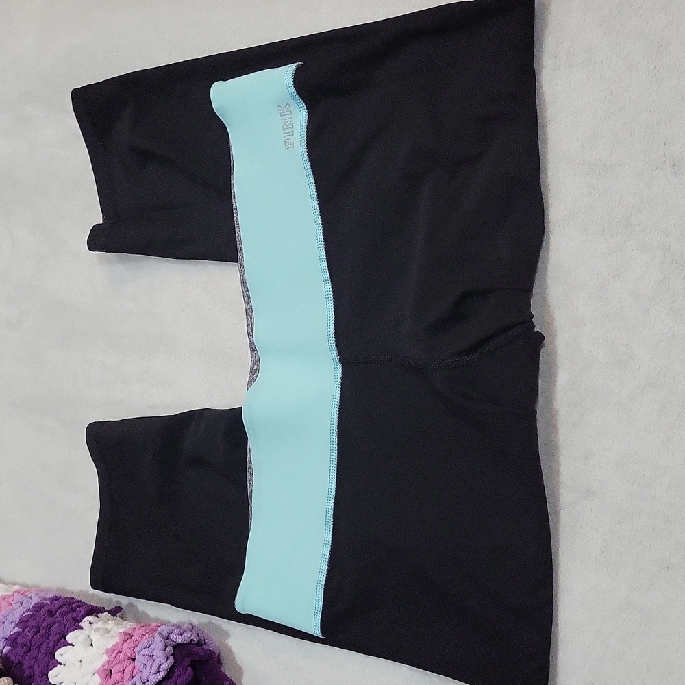 Victoria's Secret PINK Capri Leggings - Picture 9 of 12